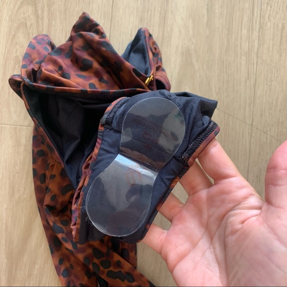 PILYQ | Alex One Piece - Picture 6 of 10